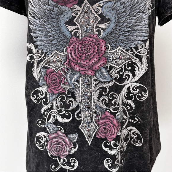 Full Throttle Saloon Ride on round neck short sleeve grey pink white cross roses - Picture 9 of 9